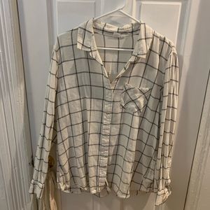 Gap white and black flannel